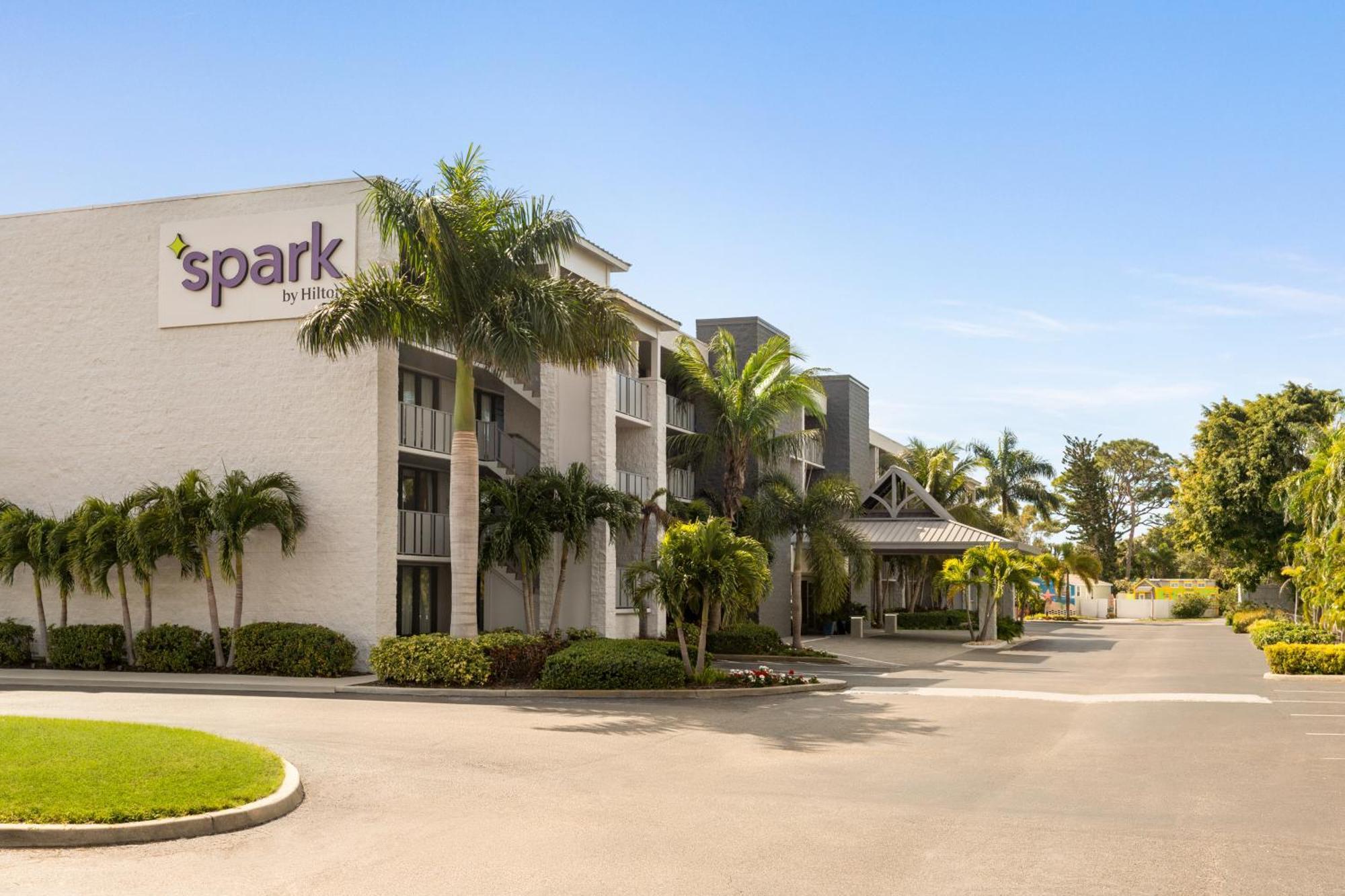 Spark By Hilton Sarasota Siesta Key Gateway Exterior foto